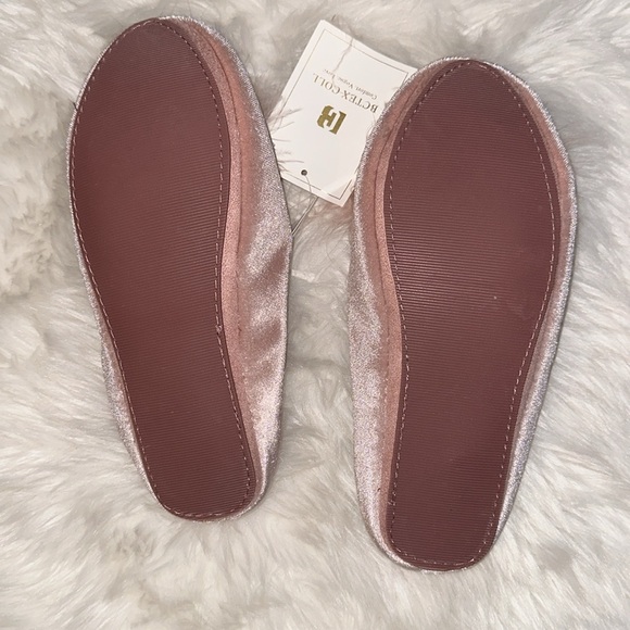BCTEX COLLECTION WOMENS SLIPPERS-SZ 5-6pink with Pom Pom feather on front NWT - Picture 2 of 2